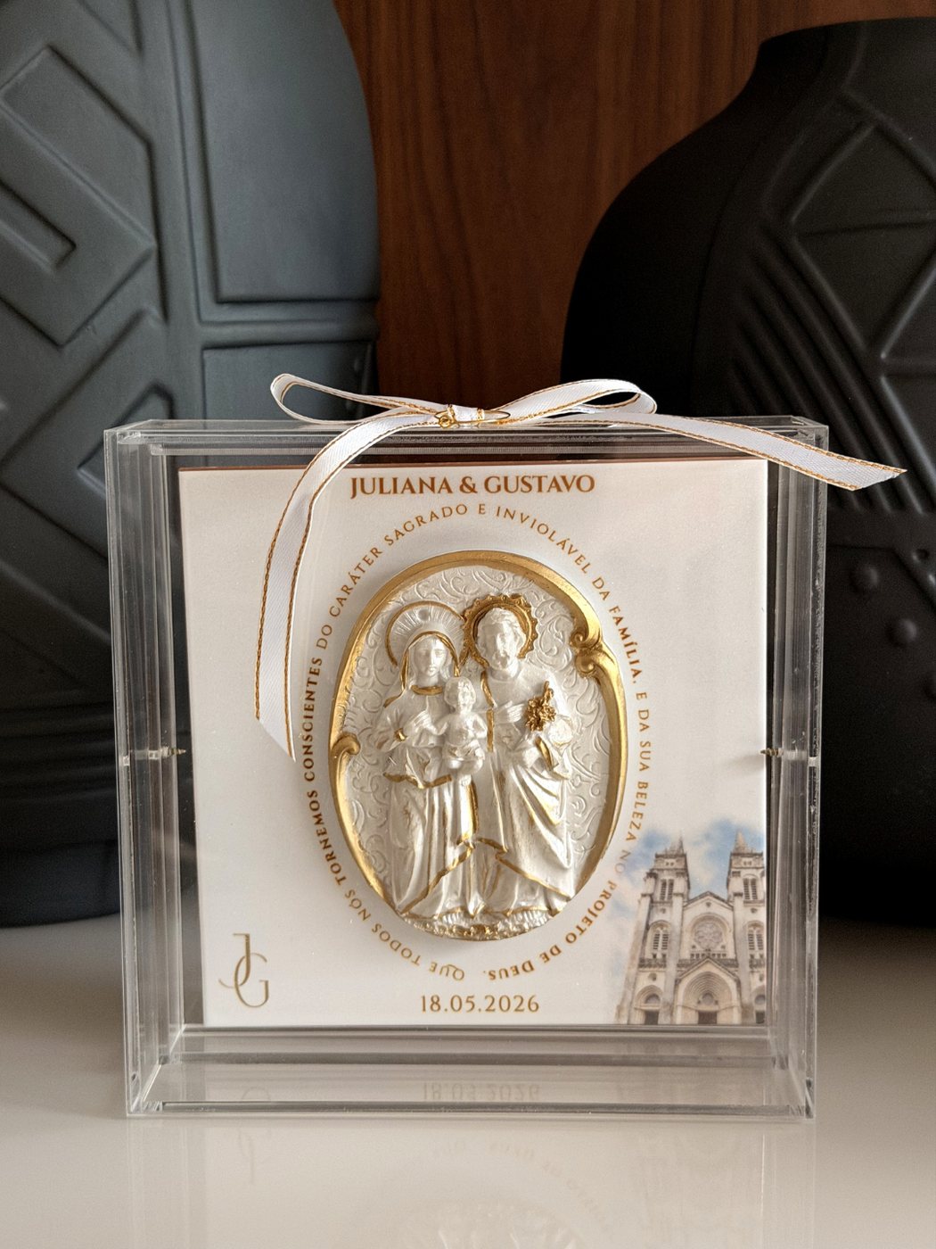 Porta-alianças Sagrada Família Perolada com Dourado